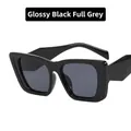 Gafas de sol cat eye cuadradas en negro brillante con lentes grises de estilo retro - Negro Brillante / Gris