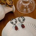 Retro rose-shaped drop earrings with black metal leaves and deep red floral accents - E3141/Black Frame Red Rose