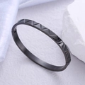 Bracciale rigido minimalista in acciaio inox nero con motivi geometrici a triangolo - Nero