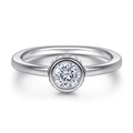 Eleganter Ring aus 925er Sterlingsilber mit großem Zirkonia in einer Zargenfassung - Ring (TL-373) / US Größe 6