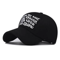 Schwarze Baumwoll Baseballkappe mit weißem Stickereitext für Damen und Herren - Verstellbar / Schwarz