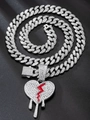 Collana cubana d'argento con ciondolo a cuore spezzato in strass e dettagli rossi - Pendente + Catena Cubana da 13mm / 50CM / Argento