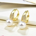 Elegante vergulde oorringen met zirkonia steentjes en ronde witte parels voor dames - Zirkoon Pavé Grote Parel Druppel