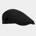 Vue latérale détaillée d'une casquette plate noire classique avec boucle en métal - Réglable / Noir