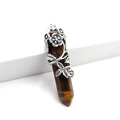 Pendentif œil de tigre hexagonal avec motif fleur en métal argenté et tons marron - Œil de tigre
