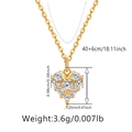 Dettaglio della collana con pendente a cuore in pavé di zirconi e catena dorata - Collana Cuore Pavé Dorata
