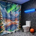Detail von 3D-Weihnachtsduschvorhang mit verschneiten Bergen, Pinien und Polarlichtern - 90*180cm / Winter Aurora Schnee B