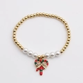 Bracciale di Natale con perline dorate, perle bianche e ciondolo a cuore in smalto colorato - Cuore rosso con fiocco