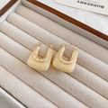 Vintage style heart earrings in gold metal and beige marble resin variant - Milk White (37# Ear Clip)