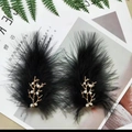 Elegante fermaglio per capelli con piume nere, corallo dorato e perle bianche - Fermagli per Capelli Ramo Nero Paio