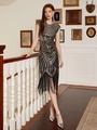 Robe à paillettes style Gatsby avec motifs géométriques et franges dans un décor vintage - Noir & Or