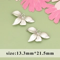 Silver flower petal pendant accessories in 13.3mm x 21.5mm for DIY jewelry making - Silver Leaf MD6702B / 1 Piece