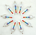 Opalite kolom hangers met kleurrijke chakra steentjes en zilveren sluitingen - Opalite