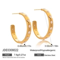 Detailansicht der 18K vergoldeten Edelstahl C-Creolen mit funkelnden Zirkonia-Steinen - Zirkon Eingelegter C-Form Stil (JDE0308022)