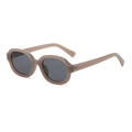 Retro-Sonnenbrille mit ovalem Rahmen in Champagner und grauen Gläsern in 45-Grad-Ansicht - Kaffeebrauner Rahmen Graue Gläser (C2)
