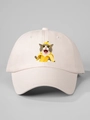 Detailansicht der rosa Baumwoll-Baseballkappe mit süßer Katze und Bananenschalen-Stickerei - Beige / Verstellbar