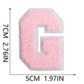 Toppa ricamata lettera G rosa ciniglia con misure di 7cm su sfondo bianco neutro - Lettera singola G / Rosa