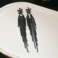 Boucles d'oreilles pendantes élégantes à pampilles en strass noir avec tige en argent - Gland en Pierre Noire Creuse Hexagramme (72#)