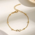 Elegantes Fußkettchen aus goldenem Titanstahl mit Zirkon-Schmetterlingsanhänger und Goldperlen - Zirkon-Schleifen-Stil (B36)