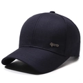 Donkerblauwe katoenen baseballcap met gouden Sports-embleem en een gebogen klep - Verstelbaar / Marineblauw