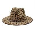 Chapeau Fedora classique en laine léopard avec bande en cuir noir et boucle dorée - M (56-58cm) / Camel