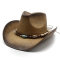 Detalle de sombrero vaquero de paja con efecto degradado y banda de cuentas turquesas y conchas - Degradado Marrón Caqui