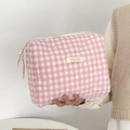 Grote roze en wit geblokte gewatteerde make-uptas met decoratieve linten en label - Roze Geruit