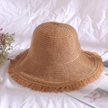 Brauner handgewebter Strohhut mit Fransenkante für einen lässigen Sommer-Look - M / Khaki