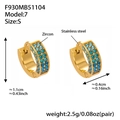 Dettaglio orecchini placcati in oro con file di zirconi blu e dimensioni del prodotto - Zirconia Blu Scuro (Piccolo)