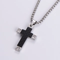 Collana da uomo con croce in acciaio inossidabile, fibra di carbonio e tre gemme incastonate - Argento (Con Catena)