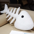 Weißes Fischgräten-Plüschkissen aus weichem Teddy-Stoff für die Heimdekoration - 45cm / Punkt Auge Stil