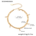Detailansicht der goldenen zweilagigen Fußkette mit Zirkonia und Maßen 21+5cm - Zweilagiger Diamantschliff-Stil (S030) / Gold