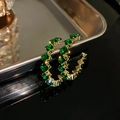Orecchini a cerchio dorati eleganti con cristalli quadrati verde smeraldo su vassoio - Ago D'argento - Strass Quadrato Verde