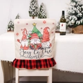 Weihnachtliche Stuhlhussen mit Wichtel-Motiv und rot-schwarzem Schottenkaro-Volant - Gestreifter Hut Wichtel Stil (H-YT80)