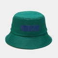 Détail d'un chapeau bob vert foncé avec impression MODULAR violette et texture sergée - M (56-58cm) / Vert