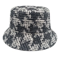 Detailansicht des schwarz-weißen Fischerhuts aus Tweed mit Hahnentrittmuster - M (56-58cm) / Schwarz