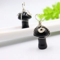 Pendentif champignon en agate noire fait main avec fil d'argent enroulé - Obsidienne Ton Argent