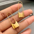 Polished gold U-shaped link earrings with high mirror finish minimalist fashion design - U-Shape Lock / Gold