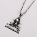 Detalle de un colgante de calavera de plata vintage con grabado Industrial Electrician para hombre - Con cadena 3mm*60cm / Plata antigua