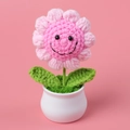 Handgehäkelte rosa Blume im weißen Topf mit einem niedlichen Smiley-Gesicht - Fertige 5-lagige Smiley-Sonnenblume Kleine Topfpflanze (Rosa)
