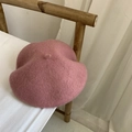 Classic dusty pink wool beret with retro minimalist style for women in cozy setting - M(56-58cm) / Pink