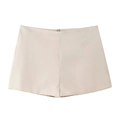 Gros plan à plat d'un short beige à taille haute avec texture de tissu uni et lisse - S / Short / Short abricot