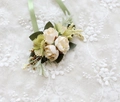 Corsage de Muñeca Beige