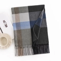 Herrenschal mit Karomuster in Grau Blau und Beige mit eleganten Fransen am Saum - 180x35cm / Marineblau Kariert