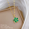Detail of green clover necklace with dimensions 1.6x2.2cm and 4g weight specifications - Green Rotating Flower (H222)