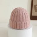 Detalle de punto acanalado rosa y el dobladillo de un gorro de invierno suave - 1-4 Años / Rosa