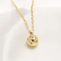 Collier pendentif ballon de foot plaqué or 18 carats avec zircons et chaîne fine - C-Football avec Pavé de Zircones