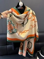 Écharpe châle en cachemire kaki avec motifs de chaîne orange et pompons fins - Beige