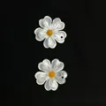 Handgemaakte schelpenbloemen voor haarspelden en broches met iriserende glans - A001-Geel Centrum/20MM