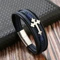 Dettaglio bracciale in pelle intrecciata blu scuro con croce d'argento e chiusura magnetica - Blu Scuro Con Croce d'Argento